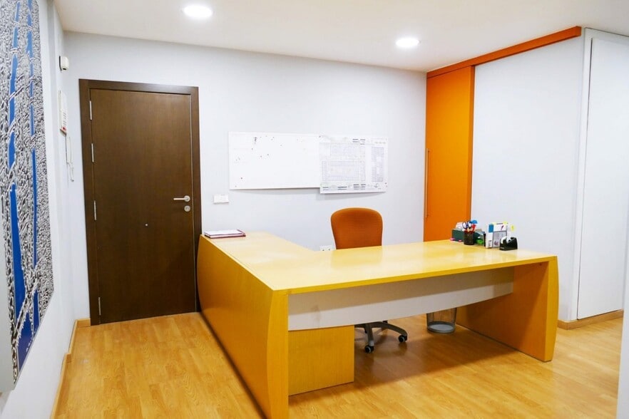 Office in València, Valencia for sale - Interior Photo - Image 2 of 11