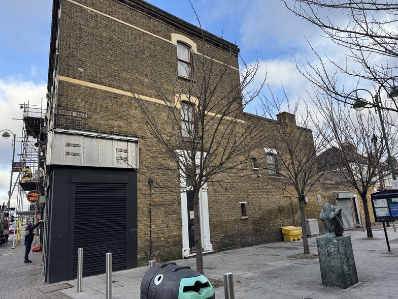 710 High Road Leytonstone, London for sale - Building Photo - Image 2 of 5