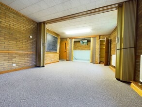 4 Upper Bourtree Dr, Rutherglen to rent Interior Photo- Image 1 of 2