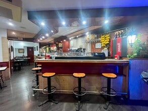 Retail in Barcelona, Barcelona to rent Interior Photo- Image 2 of 20