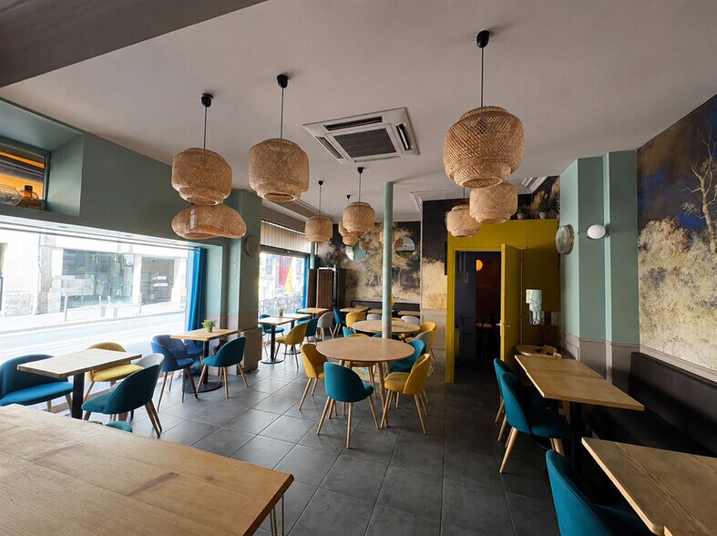 Retail in Paris to rent - Building Photo - Image 3 of 7