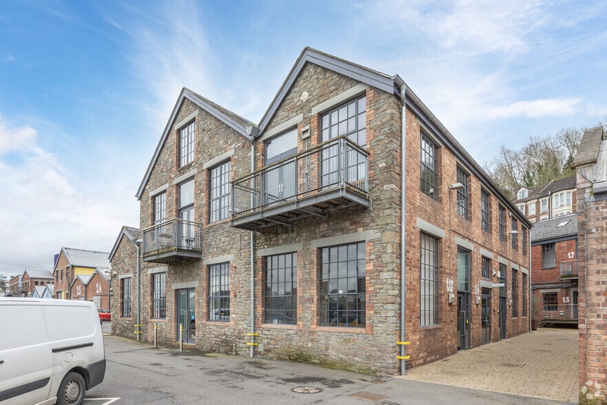 Bath Rd, Bristol for sale - Primary Photo - Image 1 of 1