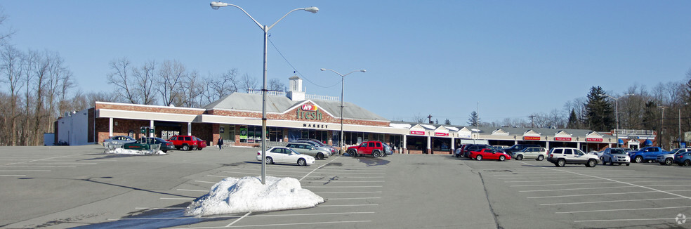 1366 E Main St, Shrub Oak, NY for rent - Building Photo - Image 1 of 12