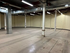 Bank St, Shipley to rent Interior Photo- Image 2 of 3