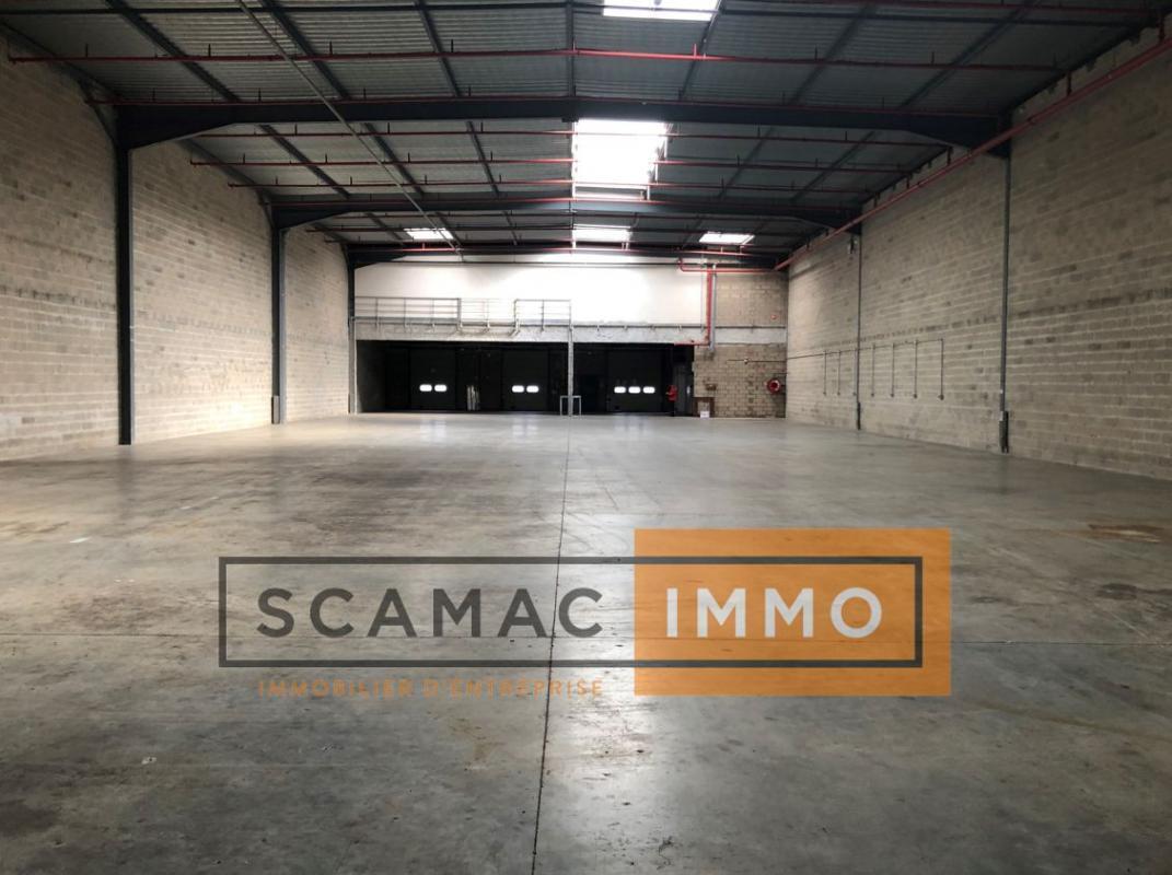 Industrial in Stains to rent Building Photo- Image 1 of 6