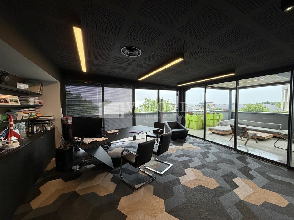 Office in Dardilly for sale Building Photo- Image 1 of 15