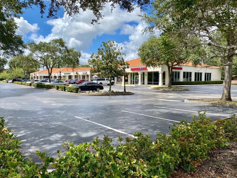 1425 W Granada Blvd, Ormond Beach, FL for rent - Building Photo - Image 3 of 4