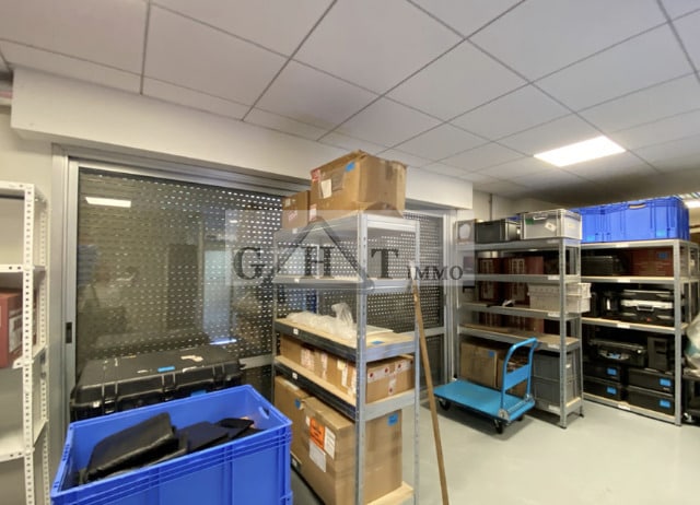 Industrial in Buc for sale Interior Photo- Image 1 of 5