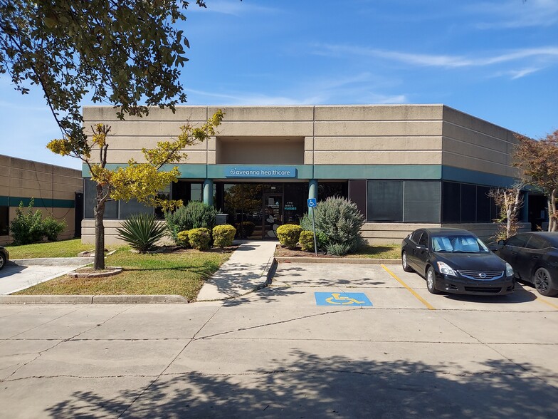 11900 Crownpoint Dr, San Antonio, TX for rent - Building Photo - Image 1 of 5