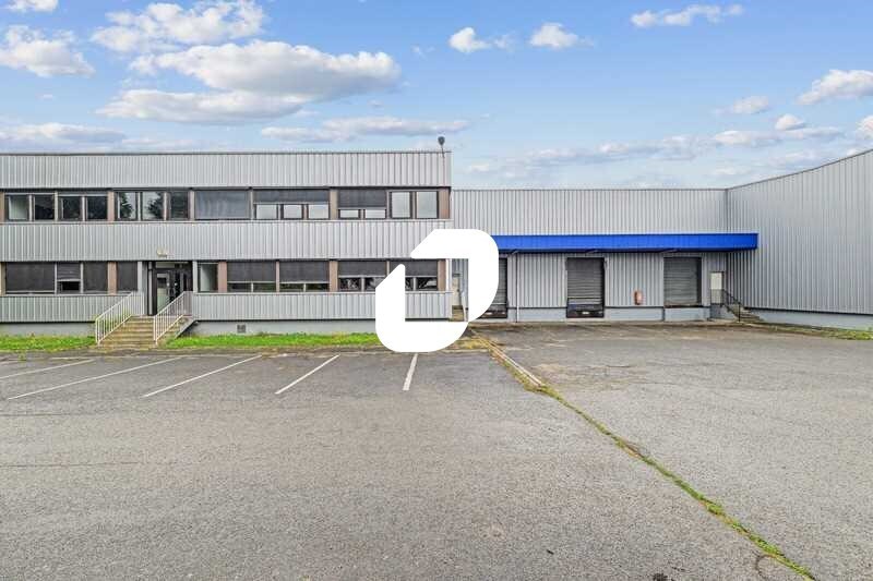Light Industrial in Louvres to rent - Building Photo - Image 1 of 19
