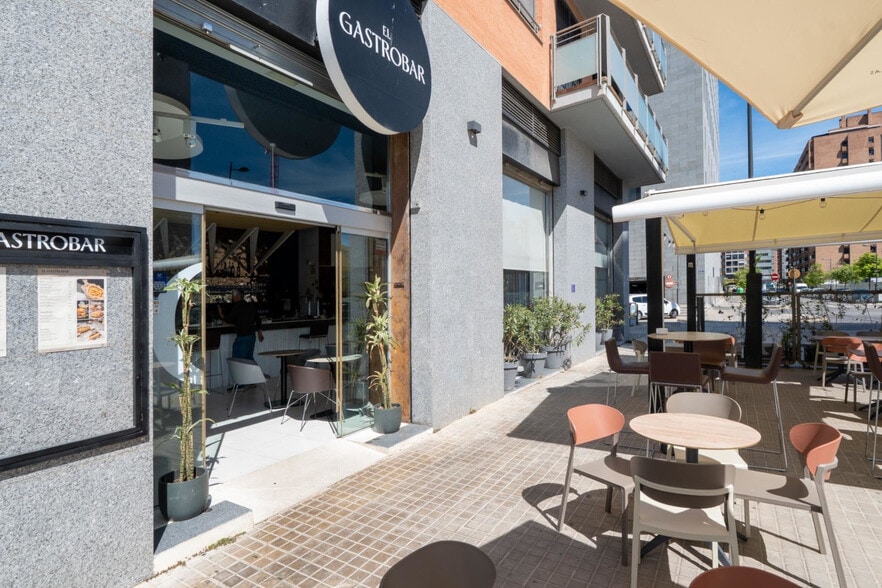 Retail in València, Valencia to rent - Interior Photo - Image 2 of 3