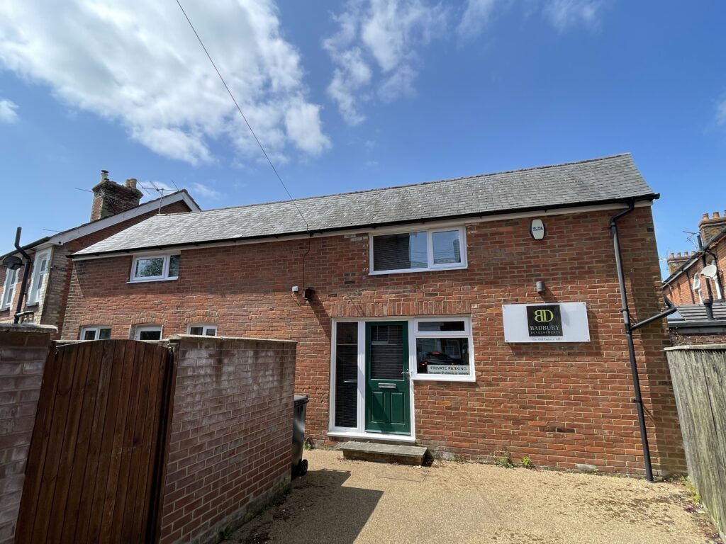 68B Grove Rd, Wimborne for sale Primary Photo- Image 1 of 13