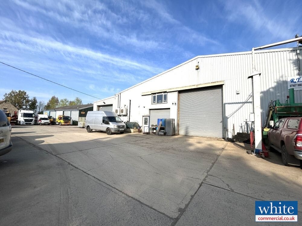 Northampton Rd, Bicester for sale Primary Photo- Image 1 of 5