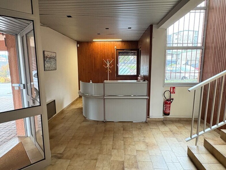 Office in Décines-Charpieu to rent - Interior Photo - Image 2 of 14