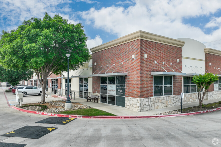 601 S Main St, Keller, TX for rent - Building Photo - Image 1 of 7