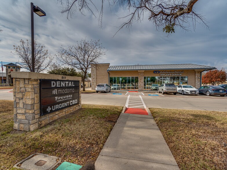 897 N MacArthur Blvd, Coppell, TX for rent - Building Photo - Image 3 of 26