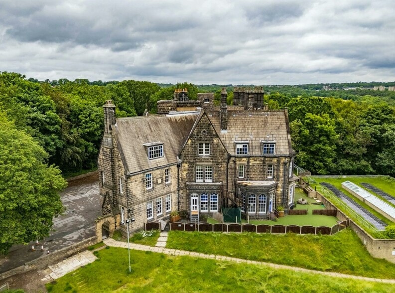 6 Foxhill Green, Leeds for sale - Building Photo - Image 2 of 7