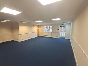 Silver St, Reading to rent Building Photo- Image 2 of 3