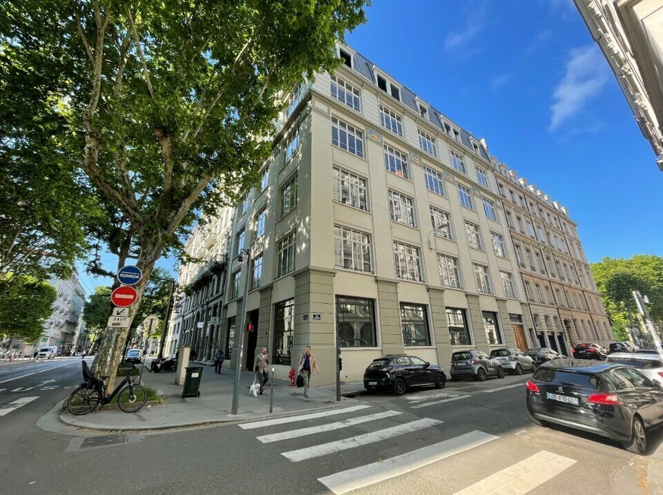 Office in Lyon to rent Building Photo- Image 1 of 12