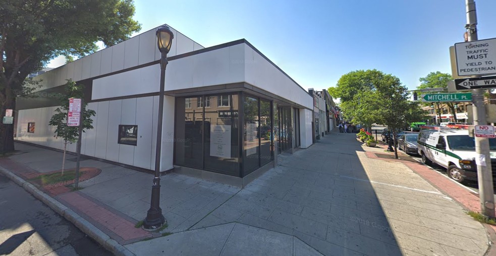 Retail in White Plains, NY for sale - Primary Photo - Image 1 of 1