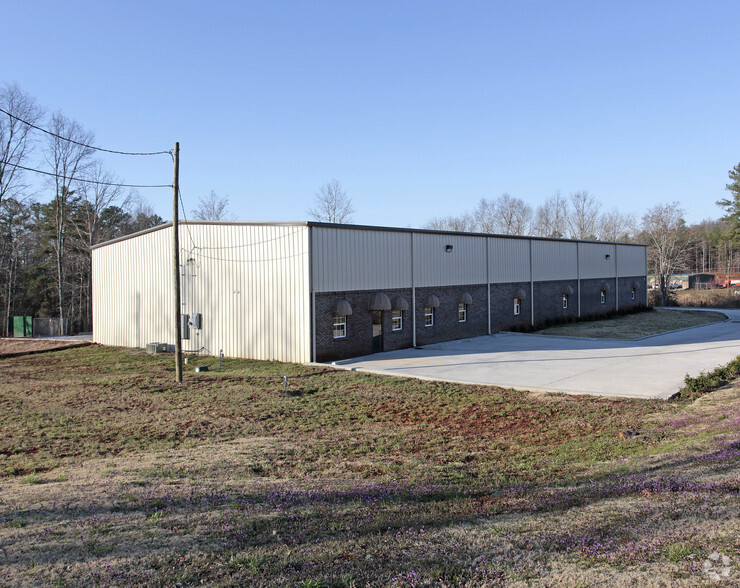 2190 Jason Industrial Pky, Winston, GA for rent - Primary Photo - Image 1 of 3