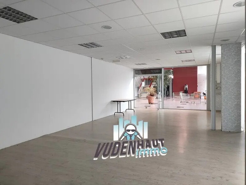 Retail in Toulouse to rent - Interior Photo - Image 2 of 17