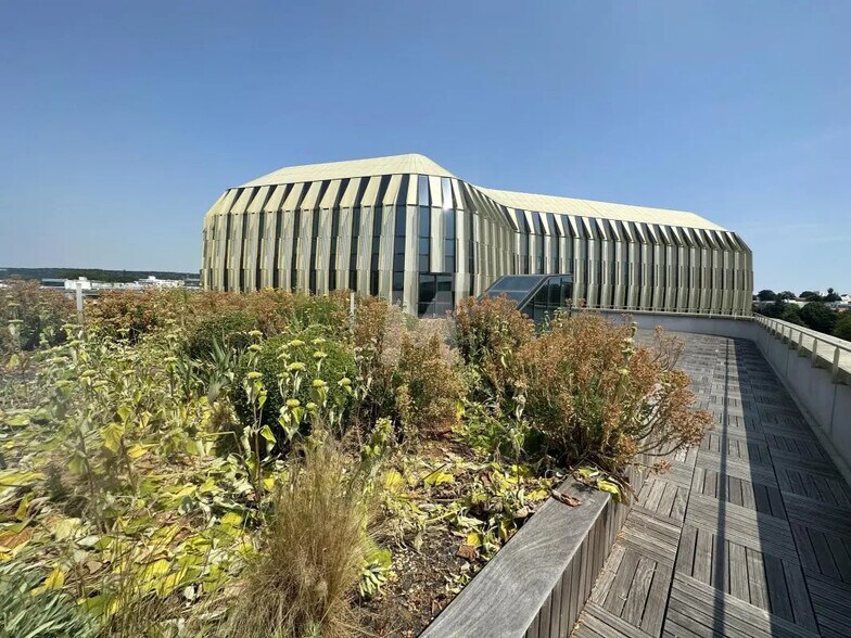 Office in Massy to rent - Building Photo - Image 2 of 15