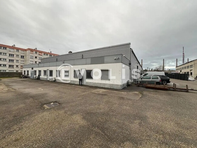 Location Local d'activités 1 025 m²