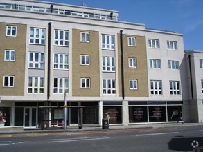 212-216 Putney Bridge Rd, London for rent Primary Photo- Image 1 of 2