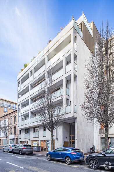 88 Avenue Victor Cresson, Issy-les-Moulineaux to rent - Building Photo - Image 3 of 4
