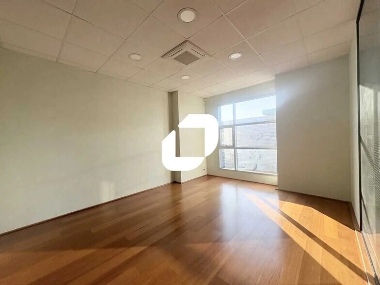 Office in Floirac to rent - Interior Photo - Image 3 of 13