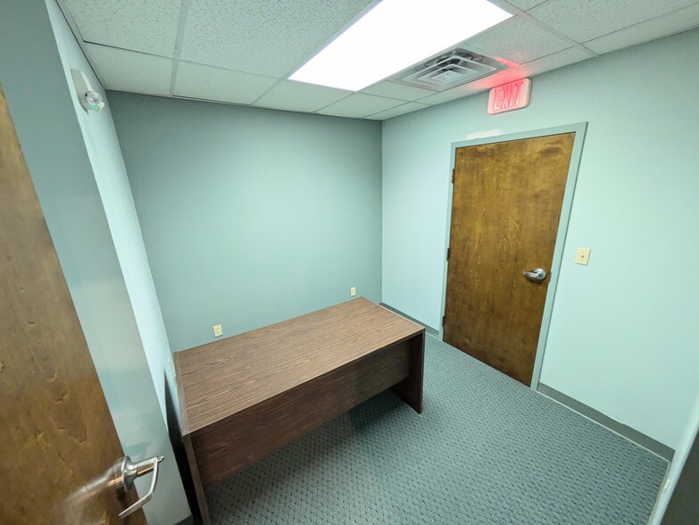 24 W 21st St, Northampton, PA for rent - Interior Photo - Image 3 of 21