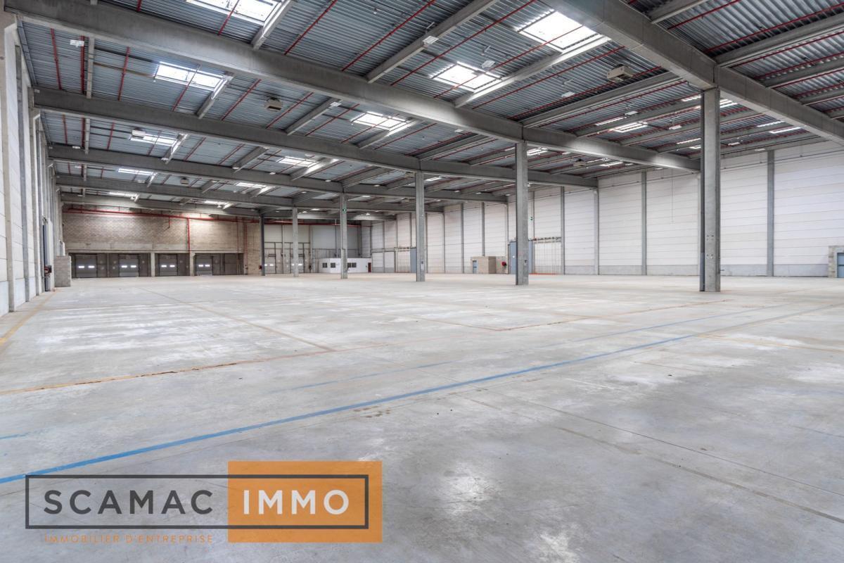 Industrial in Combs-la-Ville to rent Building Photo- Image 1 of 13