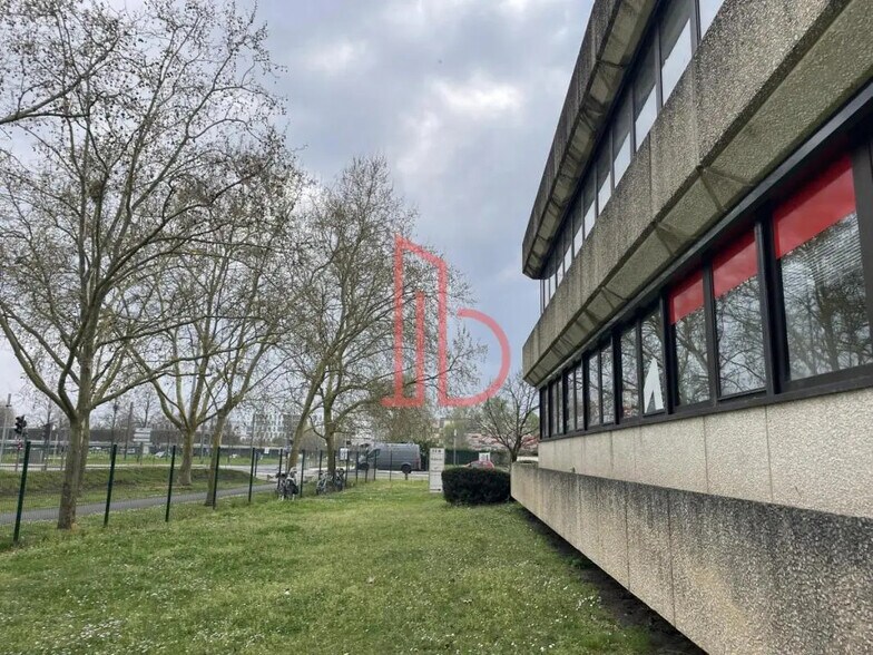 Office in Bruges to rent - Building Photo - Image 1 of 4