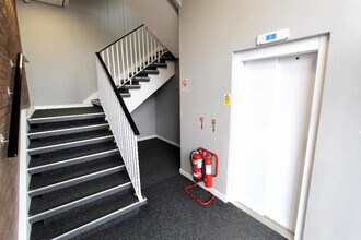 2-14 Arthur St, Ayr to rent Interior Photo- Image 1 of 4