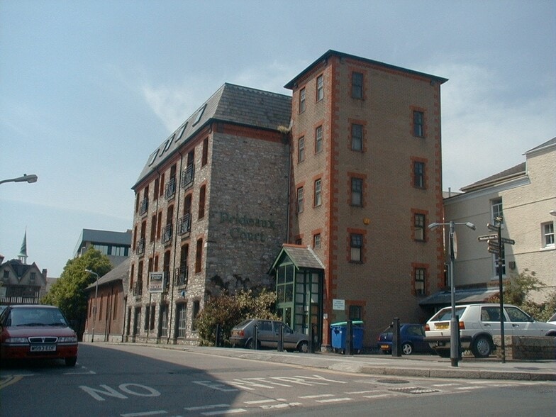 Palace St, Plymouth to rent - Building Photo - Image 2 of 4