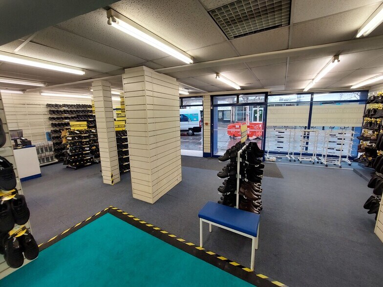 24-27 High St, Doncaster for sale - Interior Photo - Image 3 of 11