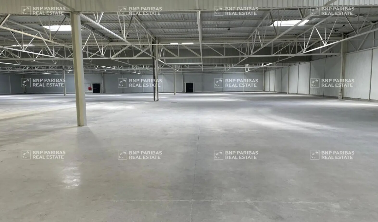Light Industrial in Le Blanc-Mesnil to rent Interior Photo- Image 1 of 4