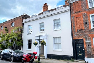 23 New St, Henley On Thames to rent Building Photo- Image 1 of 1