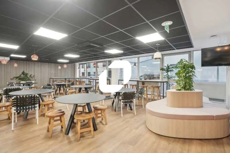 Office in Levallois-Perret to rent - Interior Photo - Image 2 of 9