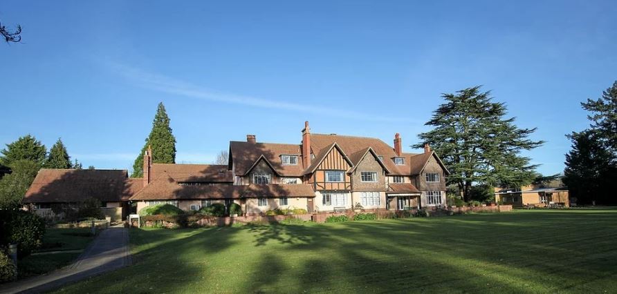 Darlings Ln, Maidenhead for sale Primary Photo- Image 1 of 1