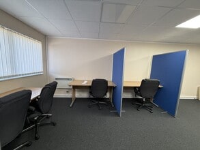 Blackburn Rd, Dunstable to rent Interior Photo- Image 2 of 5