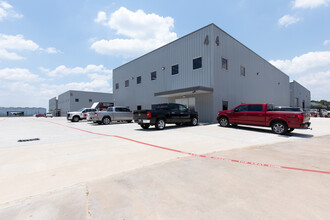 11755 W Little York Rd, Houston, TX for rent Building Photo- Image 1 of 3