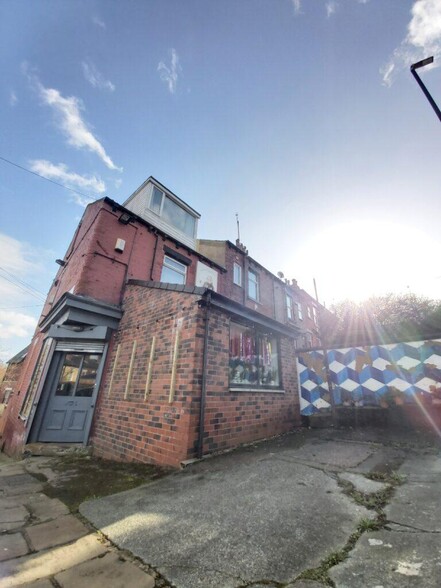 38 Monk Bridge Rd, Leeds to rent - Building Photo - Image 2 of 14