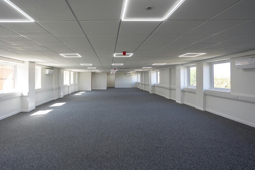 Whittington Rd, Worcester to rent - Building Photo - Image 2 of 8