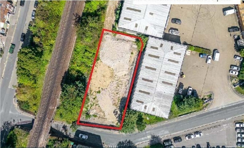 1 Trowers, Redhill for sale Primary Photo- Image 1 of 1