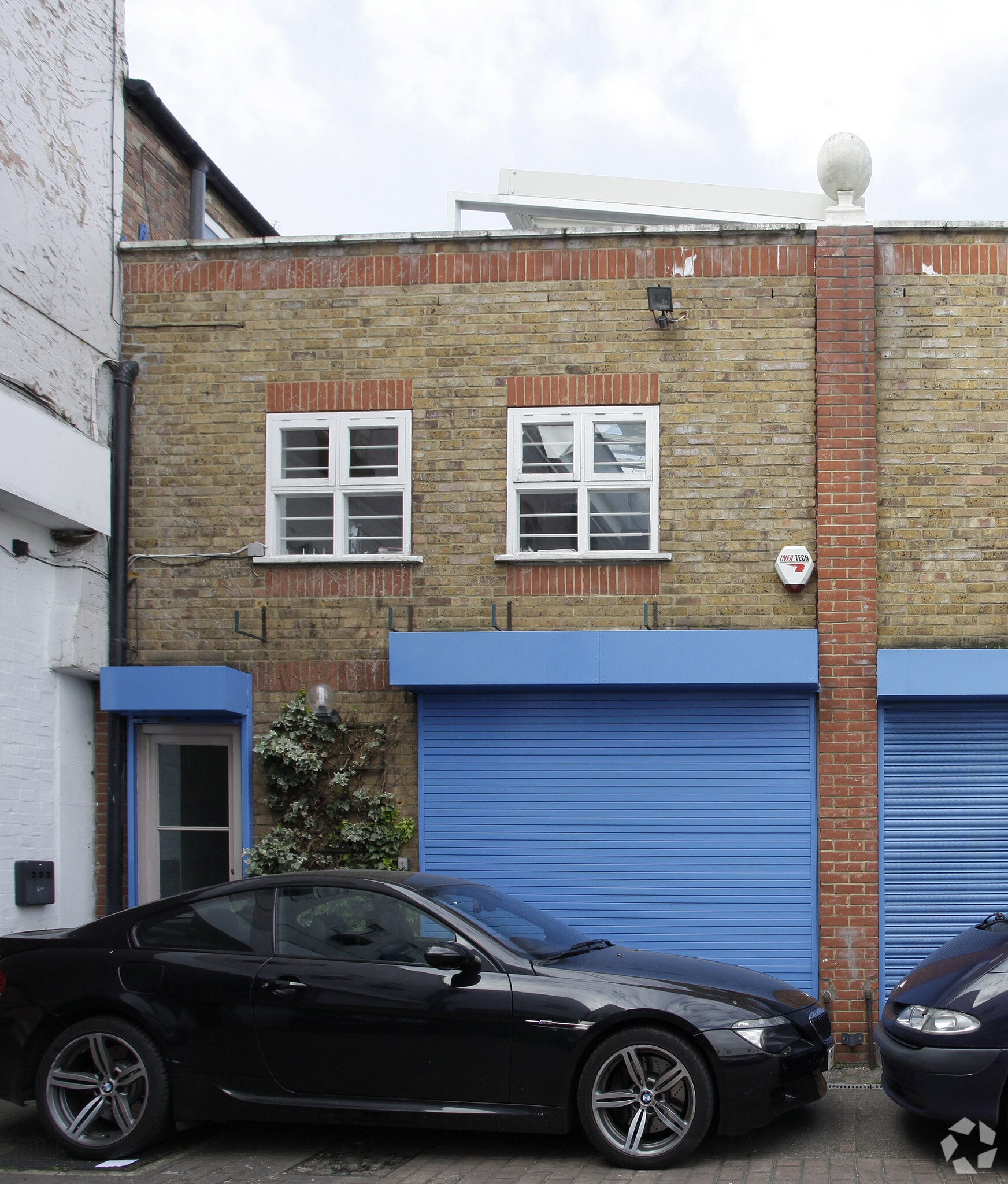 2 Warple Mews, London for sale Primary Photo- Image 1 of 1