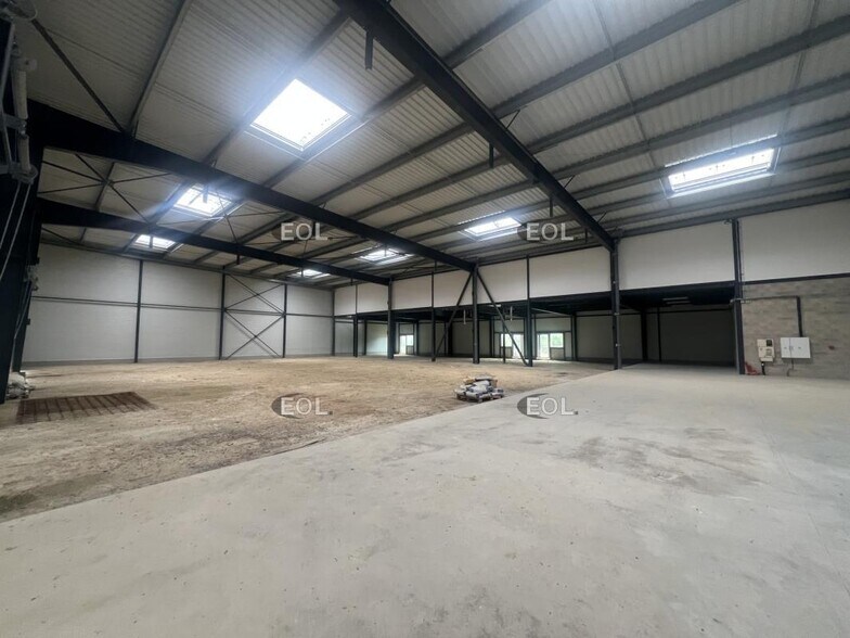 Light Industrial in Louvres for sale - Building Photo - Image 1 of 5