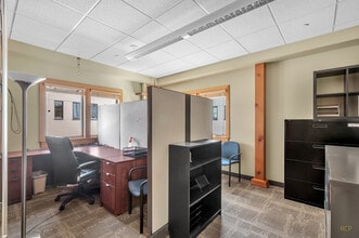 75 NW Couch St, Portland, OR to rent Interior Photo- Image 2 of 10