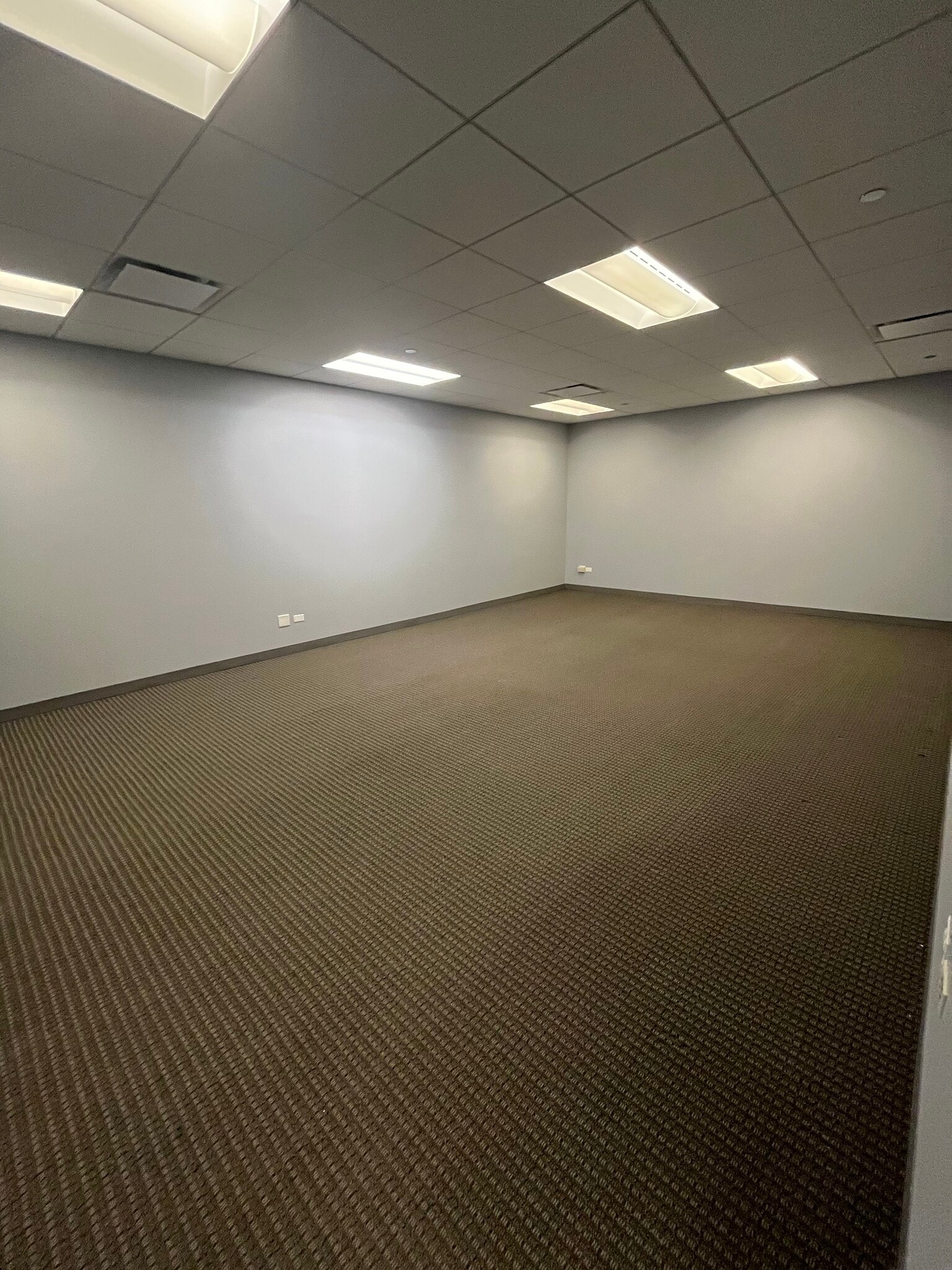 190 S La Salle St, Chicago, IL to rent Building Photo- Image 1 of 3